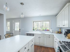 42 Maple Ave, Rutland MA 01543