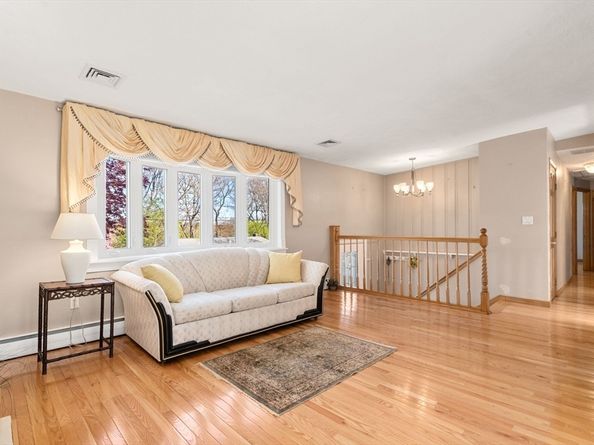 164 Lockland Ave, Framingham MA 01701