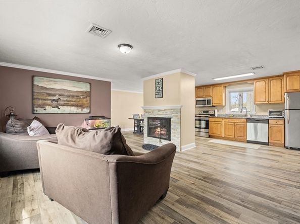 172 Lisa Dr, Brockton MA 02302