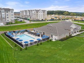 5 Peters Farm Way 304, Westborough MA 01581