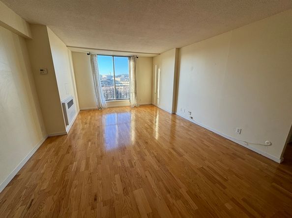 33 Pond Ave 1014, Brookline MA 02445