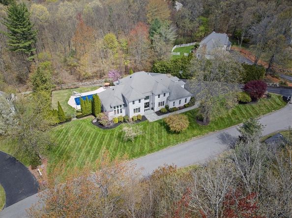 16 Stone Meadow Farm Drive, Shrewsbury MA 01545