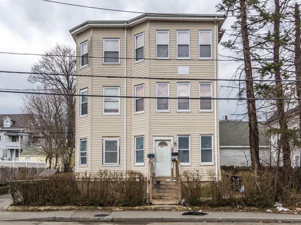 838-840 N Montello St, Brockton MA 02301
