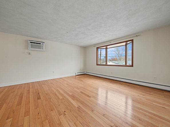 23 Buttaro Rd, Woburn MA 01801