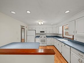 23 Buttaro Rd, Woburn MA 01801