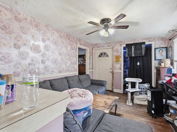 22 Wildwood Rd, Millbury MA 01527