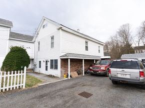 15-17 Central St, Brookfield MA 01506
