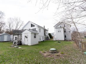 15-17 Central St, Brookfield MA 01506