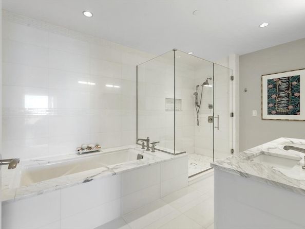 22 Liberty Dr 5D, Boston MA 02210