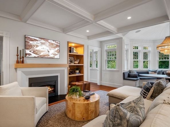 358 Ocean Ave, Marblehead MA 01945