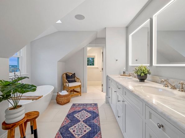 358 Ocean Ave, Marblehead MA 01945