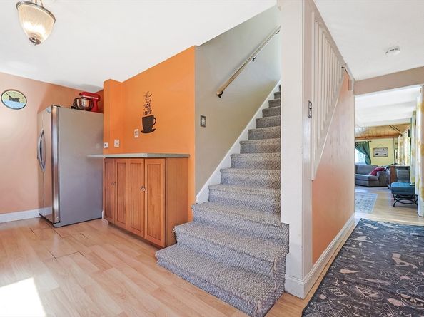 8 Scotia St, Salem MA 01970