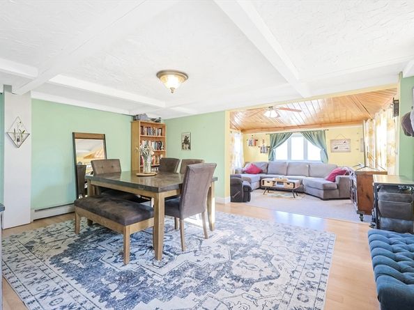 8 Scotia St, Salem MA 01970