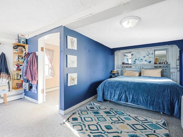 8 Scotia St, Salem MA 01970