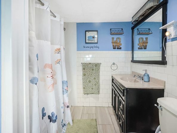 8 Scotia St, Salem MA 01970