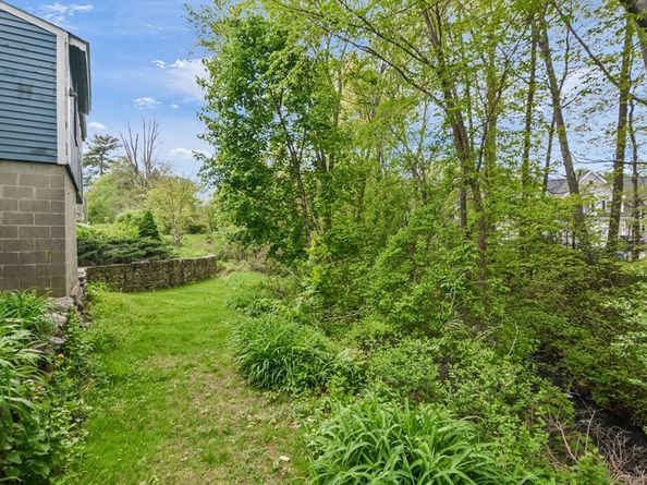 14 Mill St, Northborough MA 01532