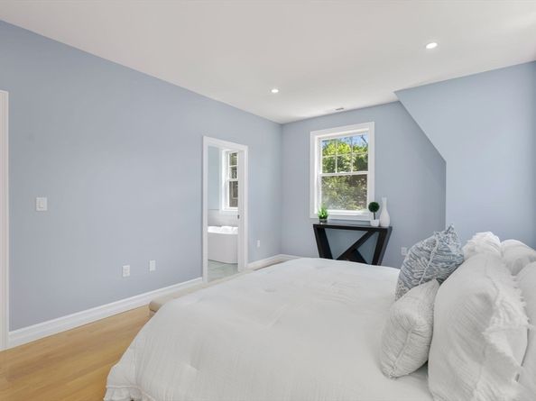 671 Boylston St, Newton MA 02459