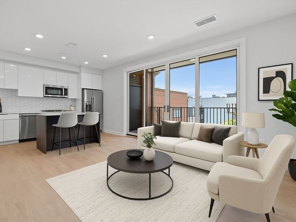 277 Border St 502, Boston MA 02128