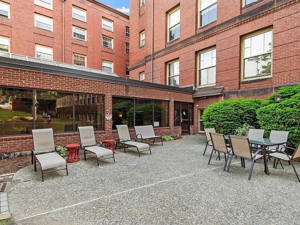 54 Forest St 411, Medford MA 02155
