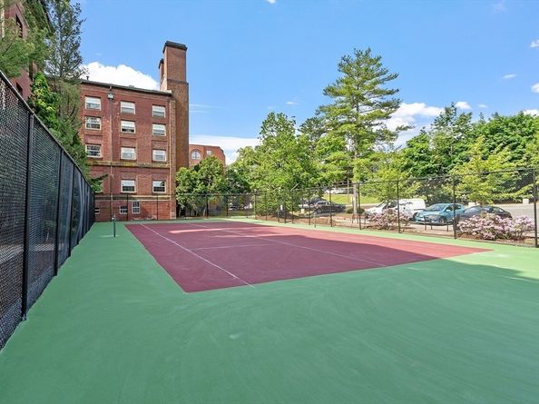 54 Forest St 411, Medford MA 02155