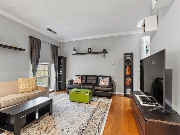 54 Forest St 411, Medford MA 02155