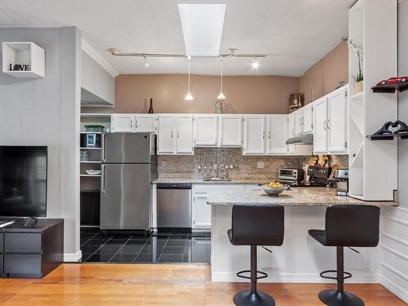 54 Forest St 411, Medford MA 02155