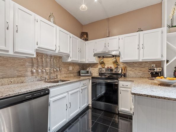 54 Forest St 411, Medford MA 02155