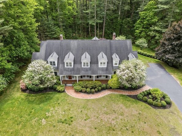 111 Elm St, Medfield MA 02052