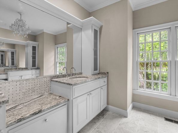 111 Elm St, Medfield MA 02052