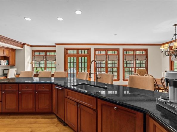 111 Elm St, Medfield MA 02052