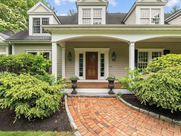 111 Elm St, Medfield MA 02052
