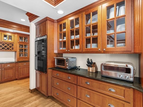 111 Elm St, Medfield MA 02052