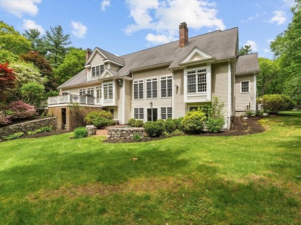 111 Elm St, Medfield MA 02052