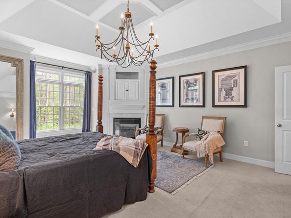111 Elm St, Medfield MA 02052