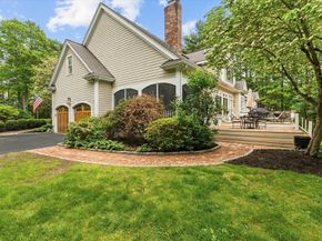 111 Elm St, Medfield MA 02052