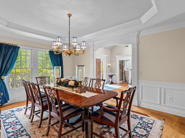 111 Elm St, Medfield MA 02052
