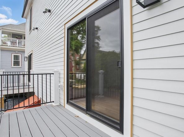 61 Lyndhurst St A, Boston MA 02124