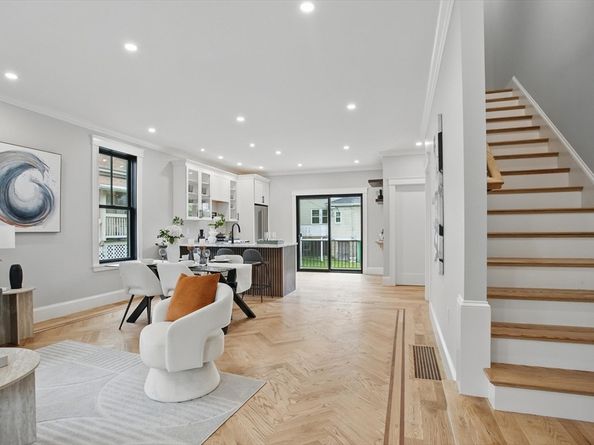 61 Lyndhurst St A, Boston MA 02124