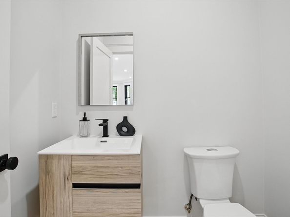 61 Lyndhurst St A, Boston MA 02124