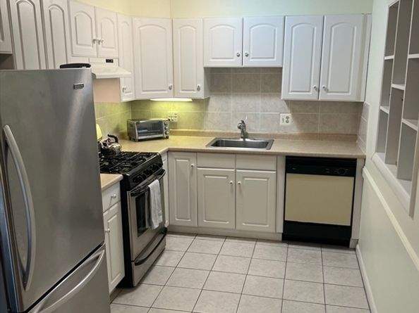 20 Colonial Drive 3, Andover MA 01810