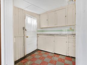 7 Crescent Pl, Wareham MA 02558