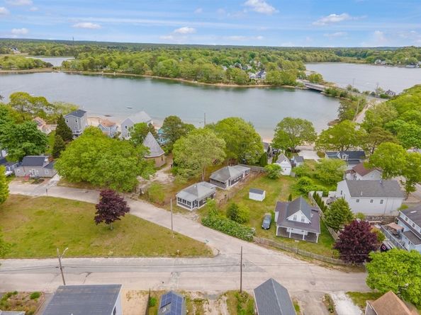 7 Crescent Pl, Wareham MA 02558