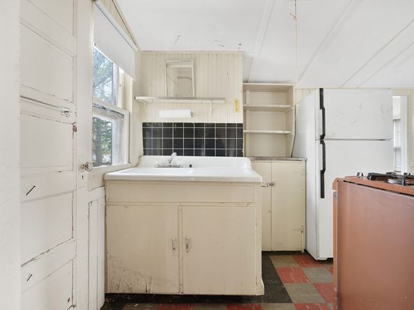 7 Crescent Pl, Wareham MA 02558
