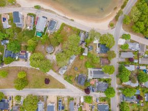 7 Crescent Pl, Wareham MA 02558