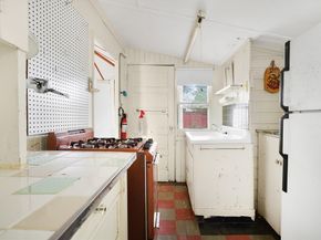 7 Crescent Pl, Wareham MA 02558