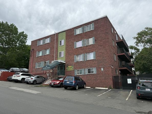 55 Eleanor St 17, Chelsea MA 02150