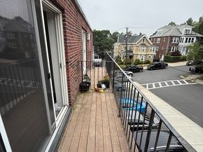 55 Eleanor St 17, Chelsea MA 02150