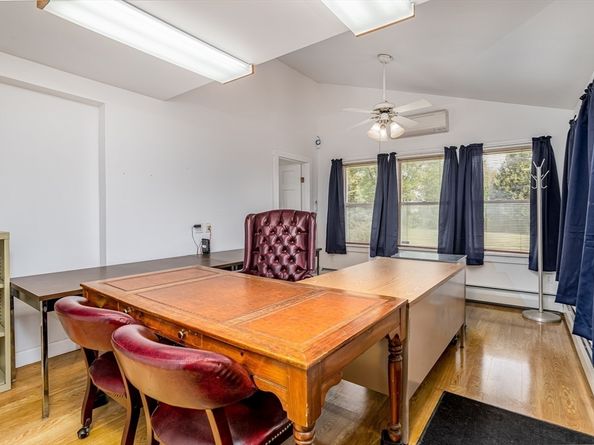 18 Main St, Templeton MA 01468