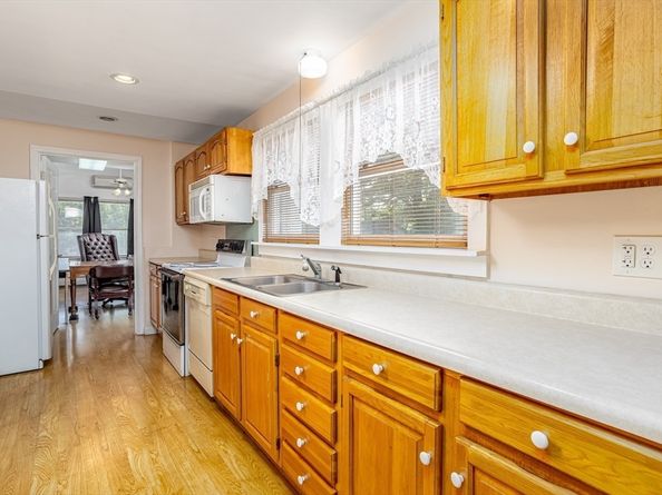 18 Main St, Templeton MA 01468