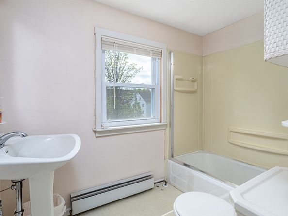 18 Main St, Templeton MA 01468